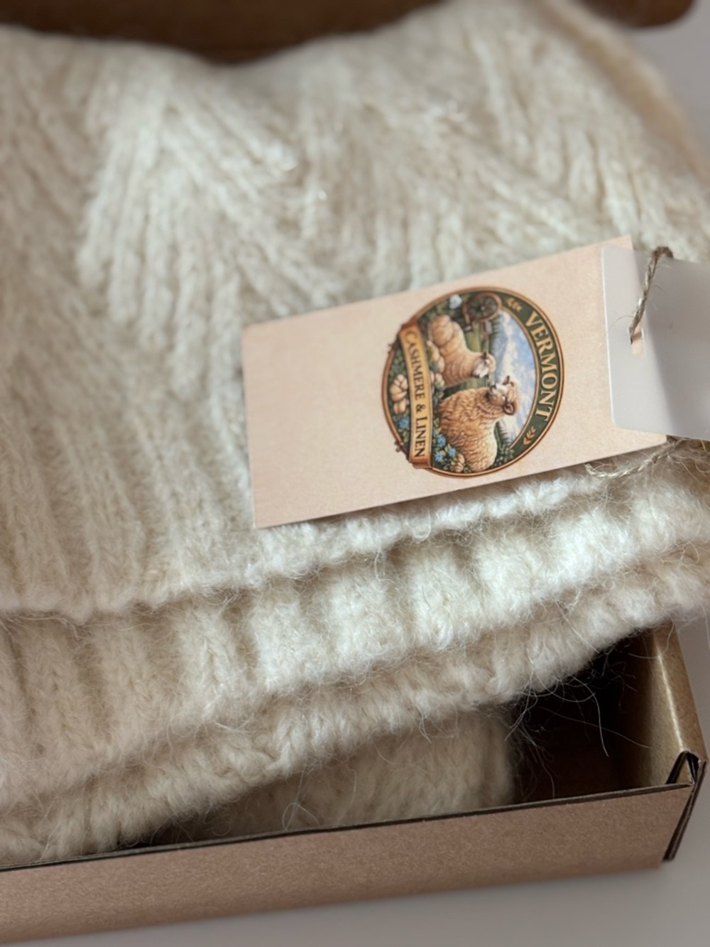 Vermont Cashmere Co. 100% cashmere scarf cream brand new